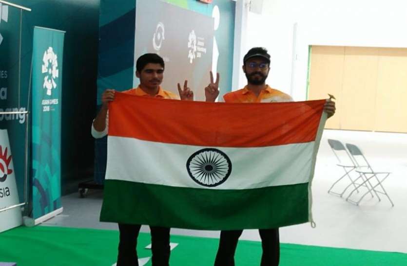 saurabh chaudhary and abhishek verma Asian Games 2018: 16 साल के शूटर सौरभ चौधरी ने जीता गोल्ड, अभिषेक को ब्रॉन्ज मेडल
