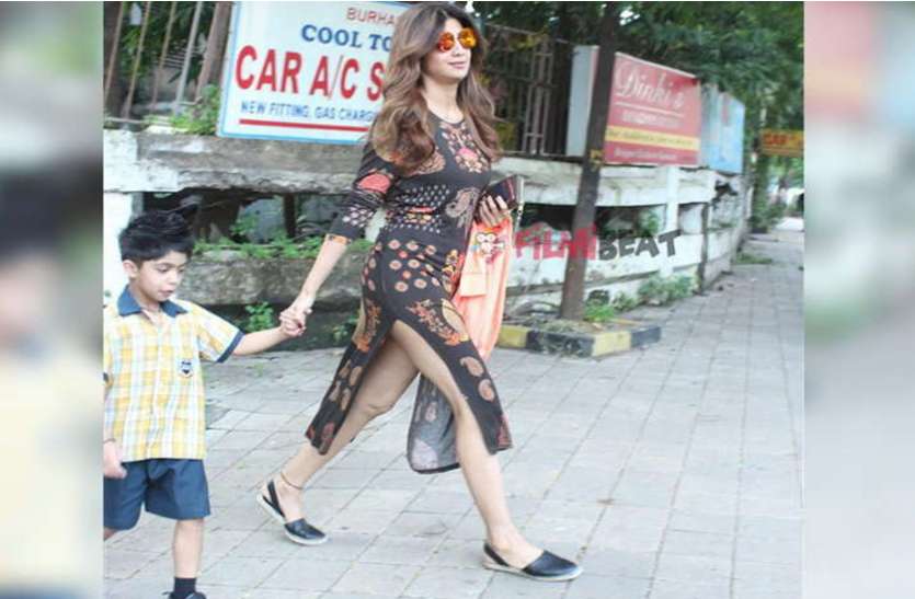 Shilpa Shetty Trolled For Going Pantless On Streets - बिना पैंट पहने बेटे  को स्कूल छोड़ने चली गई शिल्पा, लोगों ने कही ऐसी-ऐसी बातें... | Patrika News