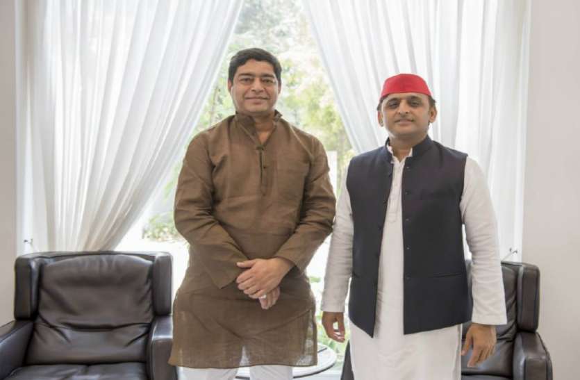 manoj Rai Dhoopchandi कभी मुलायम सिंह यादव के लिये की थी आत्मदाह की कोशिश, अखिलेश यादव ने दी है बड़ी जिम्मेदारी