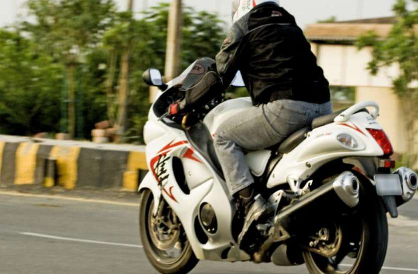 suzuki hayabusa बुलेट की कीमत में खरीदें हायाबूसा, यहां पर 1.50 लाख में मिलती है 12 लाख वाली सुपरबाइक्स
