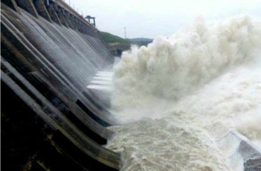 25 Gates Of Hirakud Dam Were Opened,heavy Rain Alert In Odisha ...