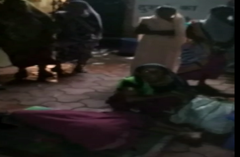 hospital अस्पताल स्टाफ ने नहीं दिखाई मानवता, एक घंटे तक प्रसूता का होता रहा ये हाल