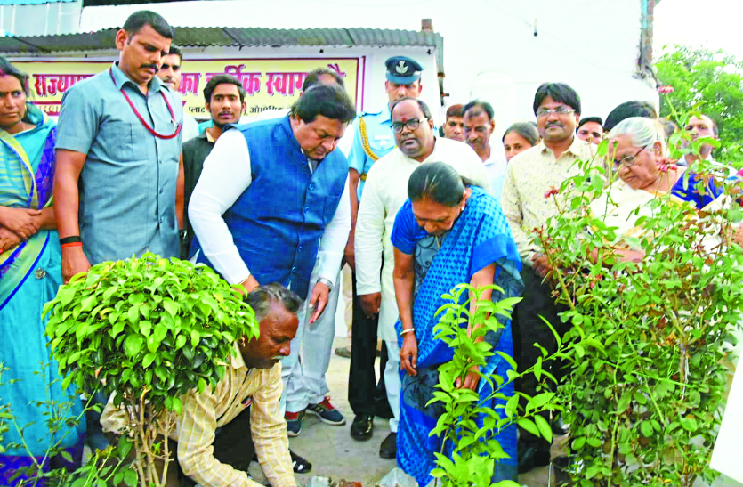 आदर्श गांव दो दर्जन गांव में साकार होगा आदर्श गांव का सपना