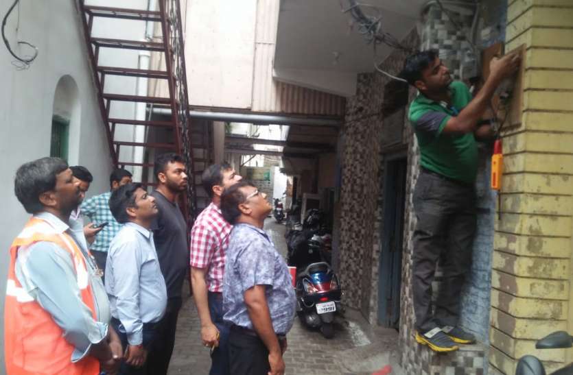 meerut बड़ी बिजली चोरी पकड़ने के लिए विभाग ने बनाया यह गोपनीय प्लान, मच रही है अफरातफरी