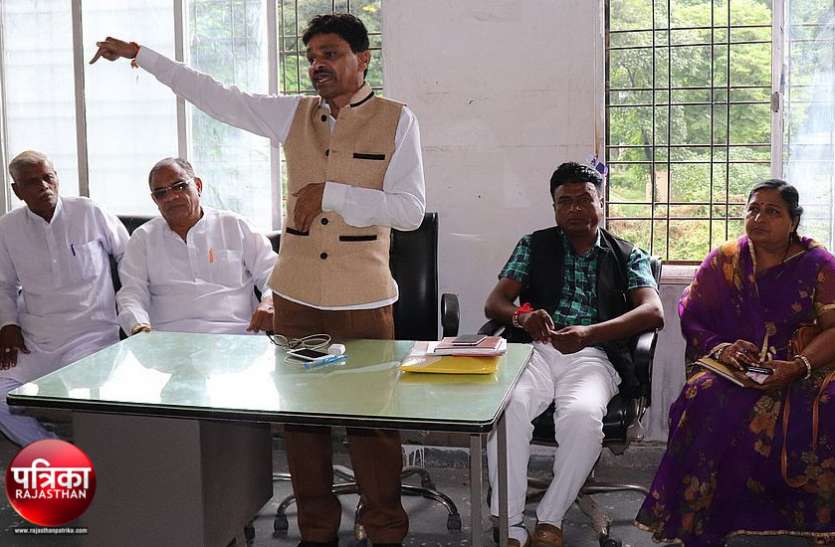 banswara बांसवाड़ा विस क्षेत्र के शक्ति केंद्र प्रभारियों की बैठक, राज्यमंत्री बोले- जमीनी स्तर पर जिम्मेदारियों को पूरा करें कार्यकर्ता