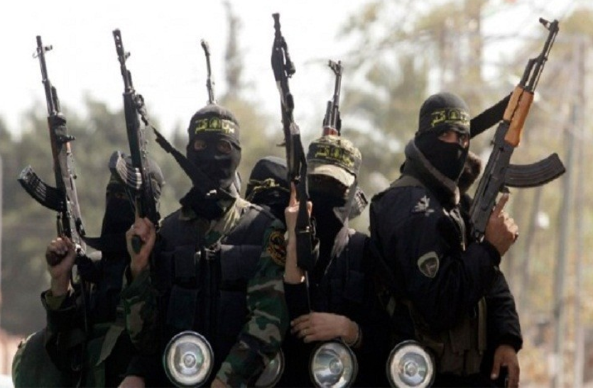 terrorist file photo जम्मू-कश्मीर: आतंकियों के निशाने पर पुलिसकर्मियों के परिजन