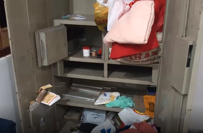 theft हवेली और दो घरों से नकदी और सामान ले उड़े चोर