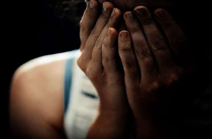 rape गाड़ी सिखाने के बहाने दफ्तर ले जाकर दुष्कर्म