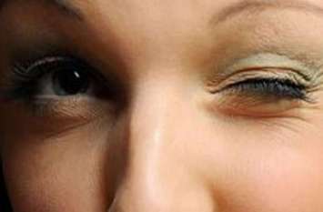 eye twiching eye twiching