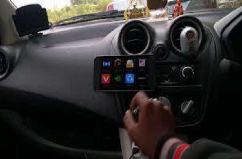 dashboard बड़ी फैमिली के लिए बेस्ट है ये 7 सीटर Nissan कार, कीमत मात्र 4 लाख रूपए