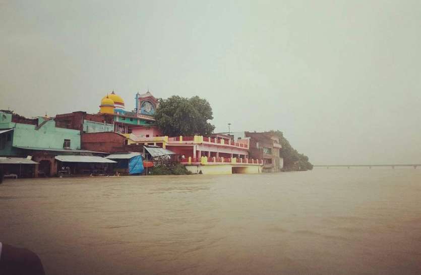 flood गंगा ने मचाई तबाही, कई गांवों में पहुंचा बाढ़ का पानी