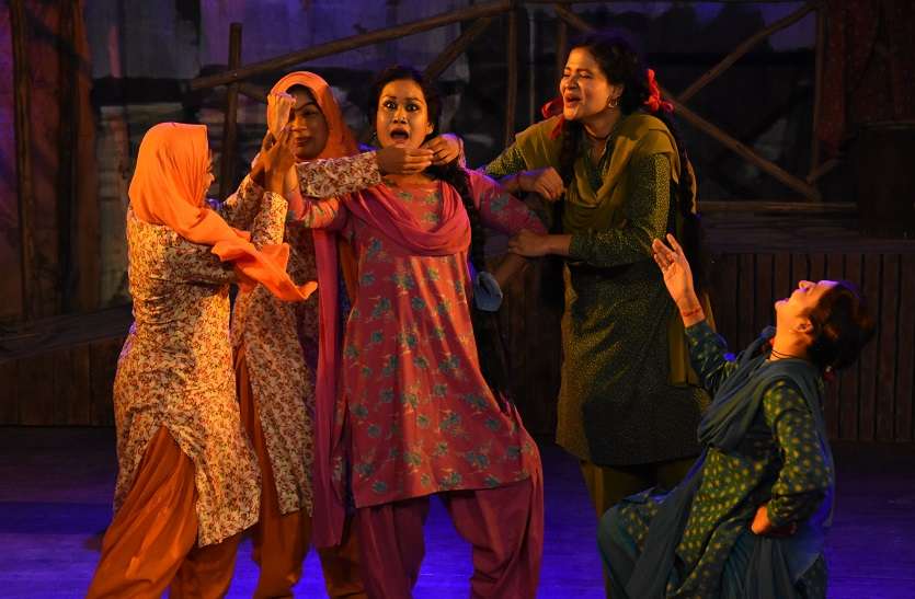 drama कश्मीरी पंडितों के विस्थापन पर तैयार किया नाटक
