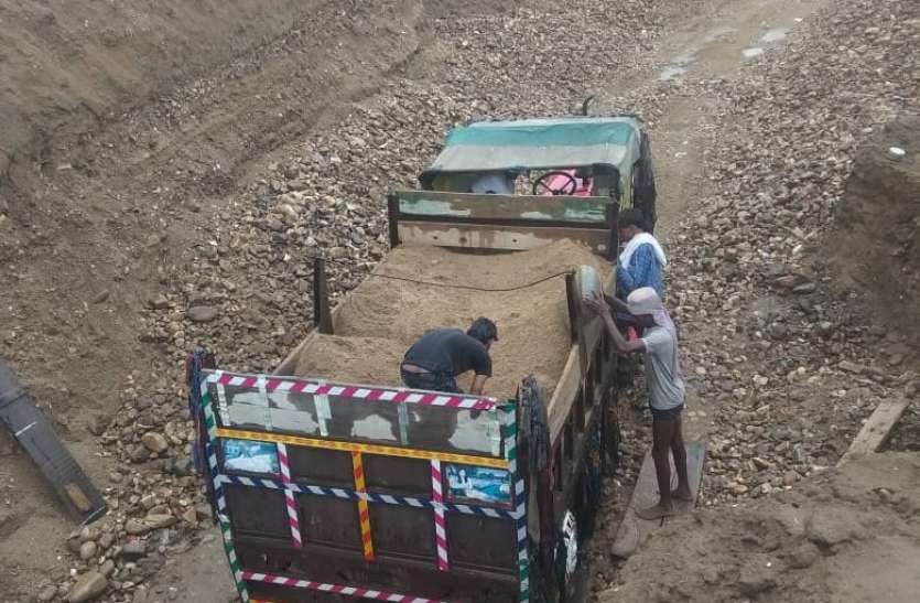Gravel mining सावां नदी का सीना छलनी, जिम्मेदारों ने जिम्मेदारी टाली