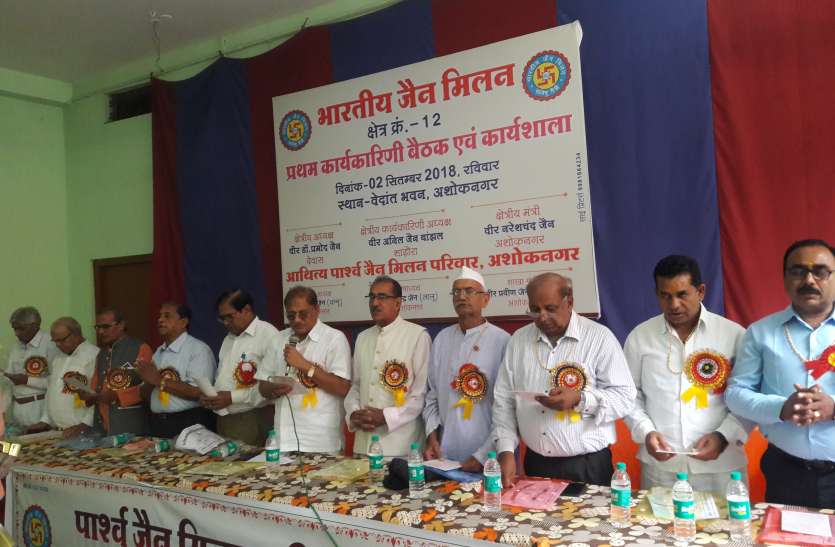 tax हम सबसे ज्यादा टैक्स देते हैं, फिर भी राजनीतिक रूप से पिछड़़े हैं