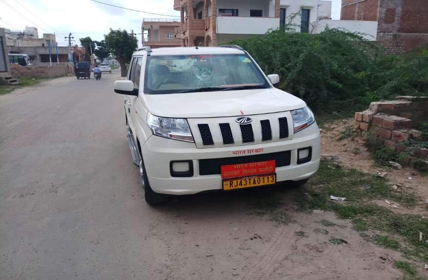 twenty cars damage, जोधपुर : तडक़े दो घंटे में फोड़ डाले बीस कारों के कांच