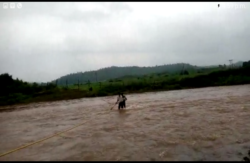 Treatment to sick villagers from four days चार दिन से बीमार ग्रामीणों को मिला इलाज