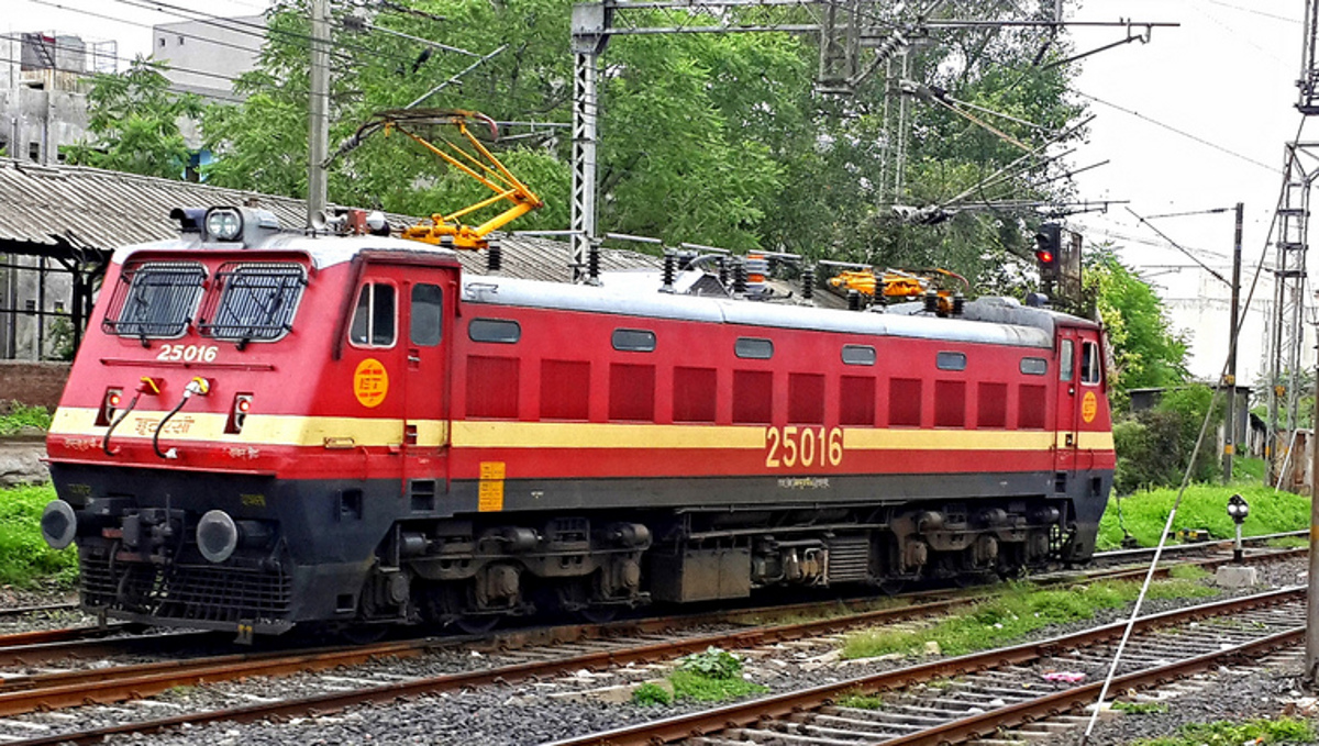itarsi, ac shed, loco maintanence, untarained staff एसी शेड में संरक्षा से खिलवाड़, चल रही मनमानी