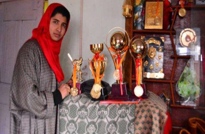 Iqra Rasool 'Youth Ki Awaaz' सम्मेलन में पहुंची 'बारामुला की सुपरगर्ल इकरा रसूल, बताई अपनी कहानी