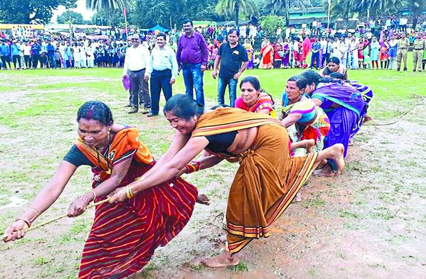 kondagaon news एशियन गेम्स में देश के प्रदर्शन को देख पारंपरिक खेलों को बढ़ावा देने आयोजित की अनोखी प्रतियोगिता