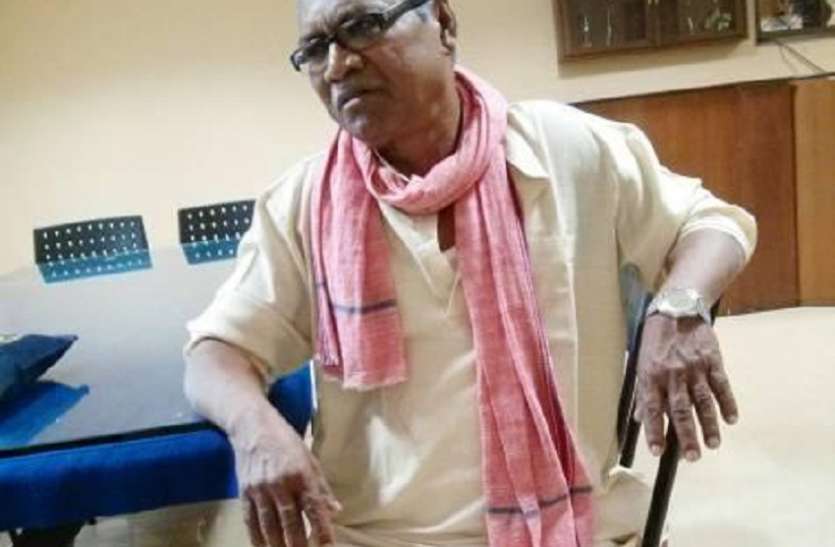 Kolkata West bengal नक्सली, रिक्शा चालक, रसोइए के बाद अब पुस्तक लेखक