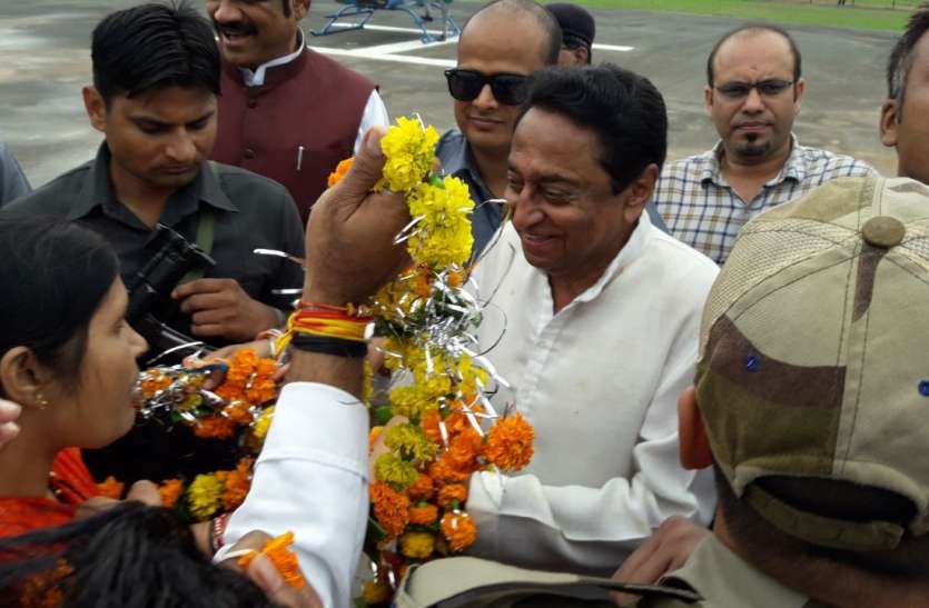 eLXD Breaking कमल नाथ के रोड-शो ने बदली दमोह की हवा, बोले बहुत हो गई...