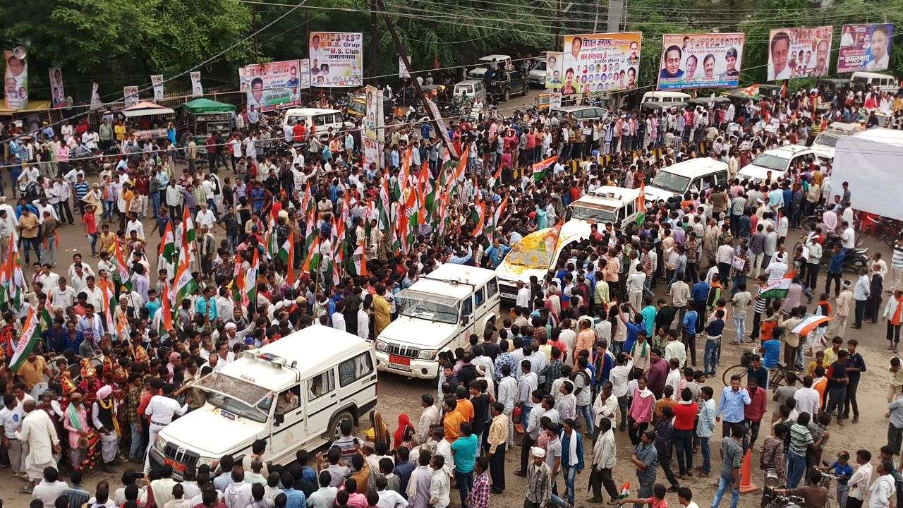 Breaking कमल नाथ के रोड-शो ने बदली दमोह की हवा, बोले बहुत हो गई...