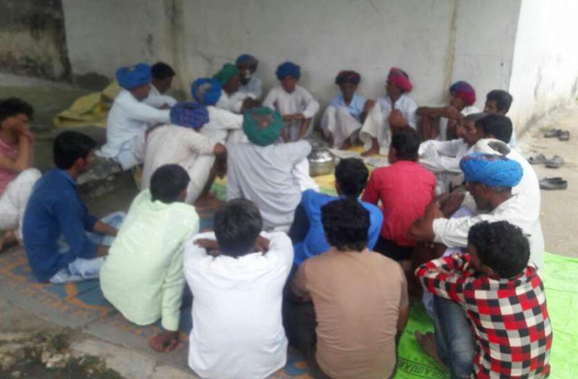 Three students die from drowning in bhilwara नाडी में डूबने से तीन छात्रों की मौत के बाद पचातरा खेड़ा में पसरा सन्नाटा
