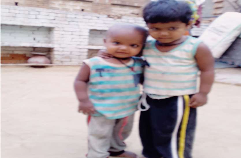 jalaun ऐसी दर्दनाक हालत में मिली मासूम भाई-बहन की लाश, देखने वाले भी नहीं रोक सके आंसू