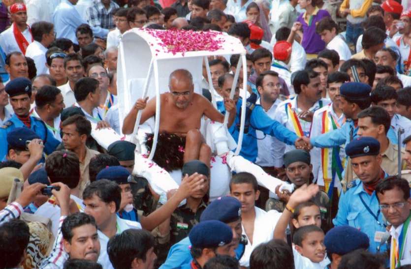 Muni Tarunsagar,Udaipur तरुण सागरजी का उदयपुर से था विशेष लगाव ...155 दिन गुजारे , 2011 में किया था चातुर्मास