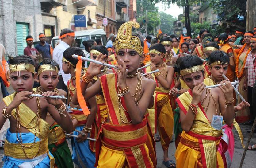 Kolkata West Bengal जन्माष्टमी पर विहिप ने निकाले 1000 से ज्यादा जुलूस