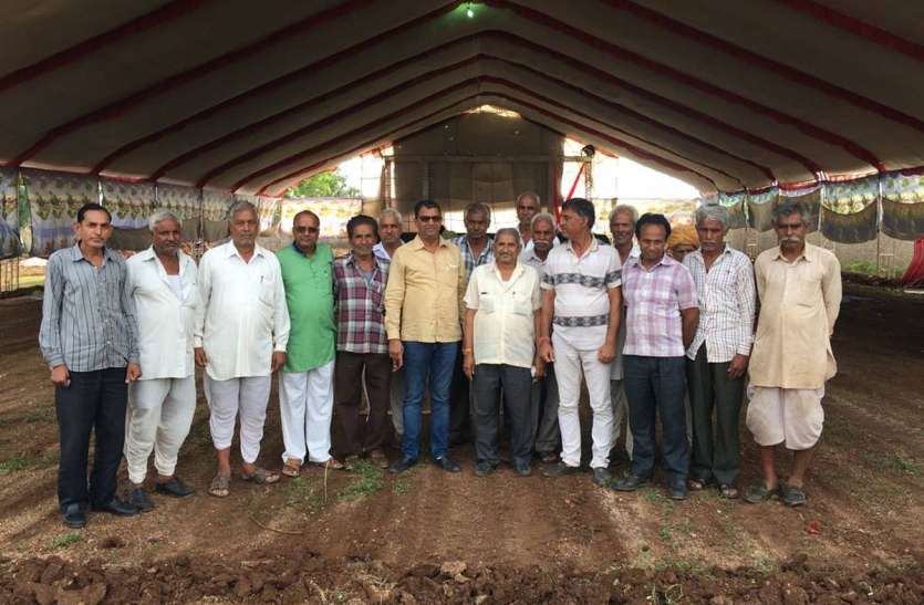 pratapgarh ग्राम पंचायत में बनी सहमति, एक जाजम पर बैठकर लिए विकास कार्यों के निर्णय