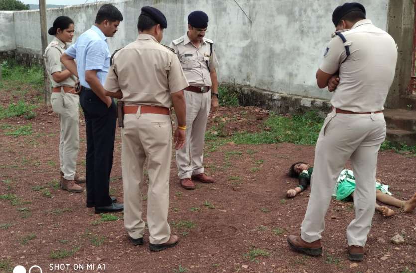 The accused absconding after killing a cook lady गला घोंटकर महिला रसोइया की हत्या कर आरोपी फरार, शव खीचकर दूसरी जगह ले जाना चाहता था आरोपी