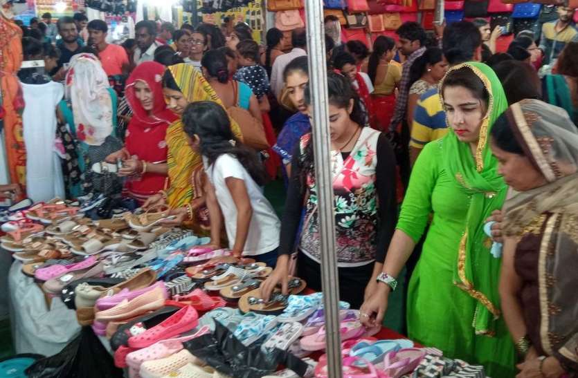 mega trade fair Patrika Mega Trade Fair : जन्माष्टमी की छुट्टी के दिन खूब उमड़े खरीदार, मौज-मस्ती का मजा भी लूटा