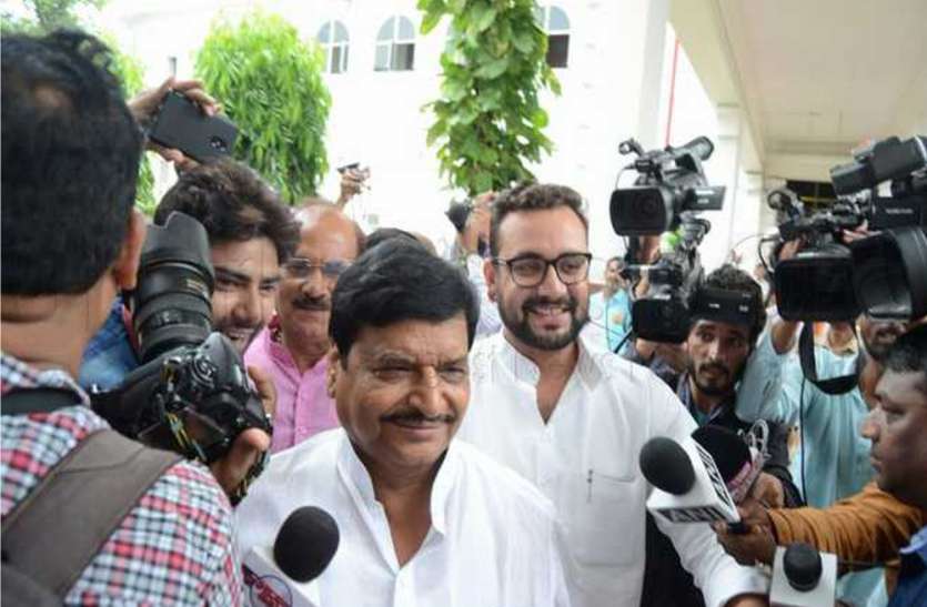 Mulayam ke log work for Shivpal Singh Yadav Samajwadi Secular Morcha यहां तो मुलायम के लोग ही शिवपाल के सबसे बड़े समर्थक, दो खेमे में बंटे सपाई