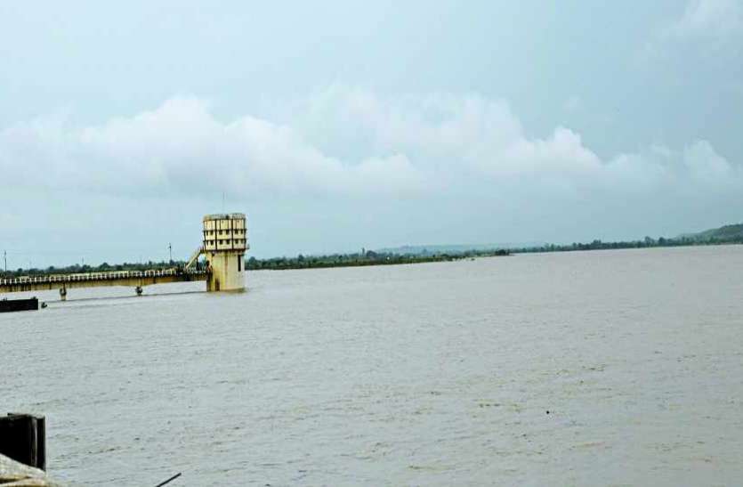 Constant watery supply in the city निगम लापरवाह है या लाचार, दूषित पानी पीने के लिए मजबूर शहरवासी