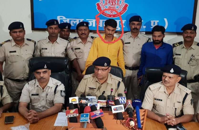 strange coincidence of murder हथकड़ी समेत अदालत से भागे बदमाश के हाथों में है जादू, चौंका देगा