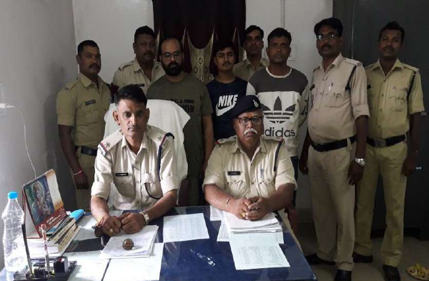 बजरंगी पारा के पास बिल्डर्स की पिटाई पुलिस रही नाकाम फिर आरोपी ने खुद किया समर्पण और पुलिस लूट रही वाहवाही