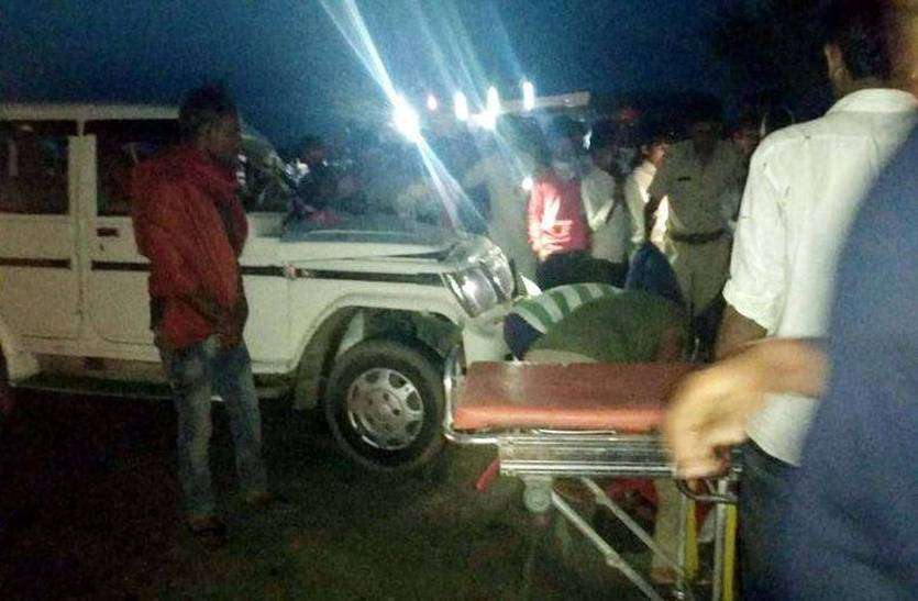 road accident बस का इंतजार कर रही मां बेटी को ट्रक ने मारी टक्कर, बेटी की मौत