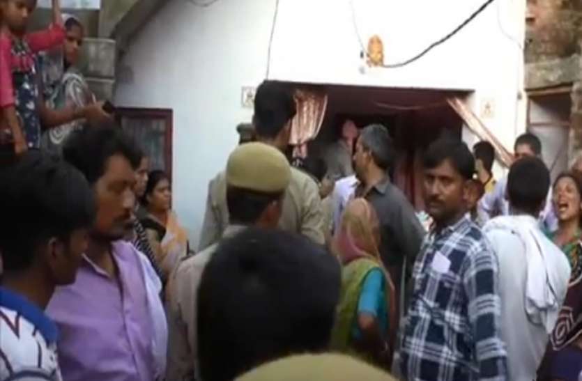 banda अज्ञात कारणों के चलते महिला ने लगाई फांसी, आत्महत्या के बाद परिवार में मचा कोहराम