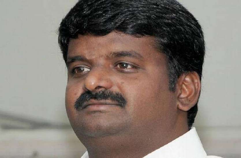 Explanation by Health Minister Vijay Bhaskar 'मेरे अथवा परिजनों के घर से अघोषित आय बरामद नहीं हुई'