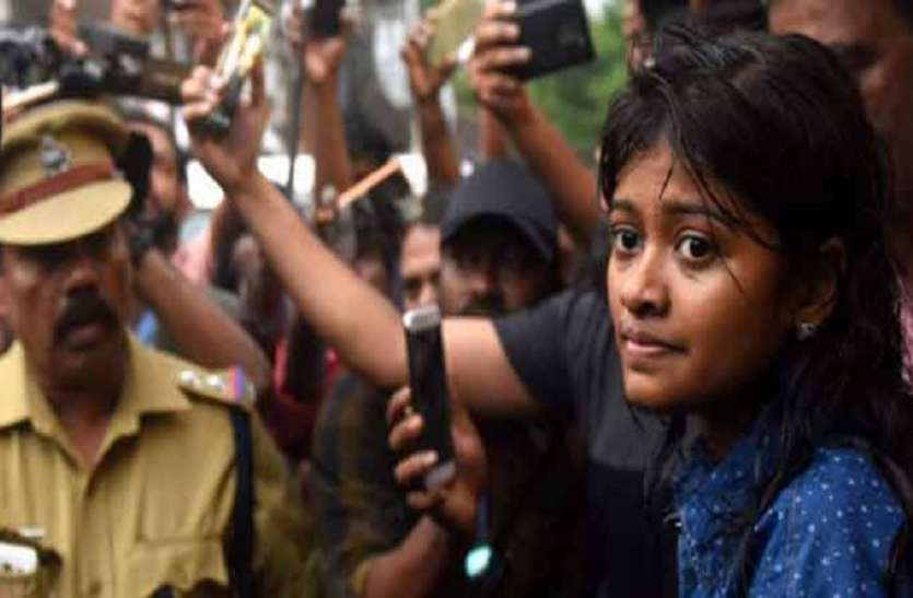 Hanan Hamid मछली बेचकर पढ़ाई करने वालीं हनान हामिद का हुआ एक्सिडेंट, हैं आईसीयू में भर्ती