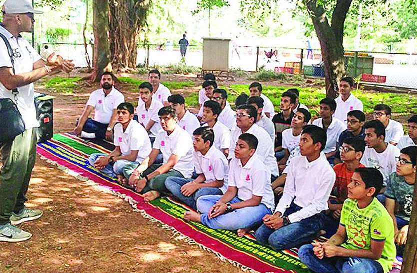 jainism कब्बन पार्क में किशोर मंडल की कार्यशाला