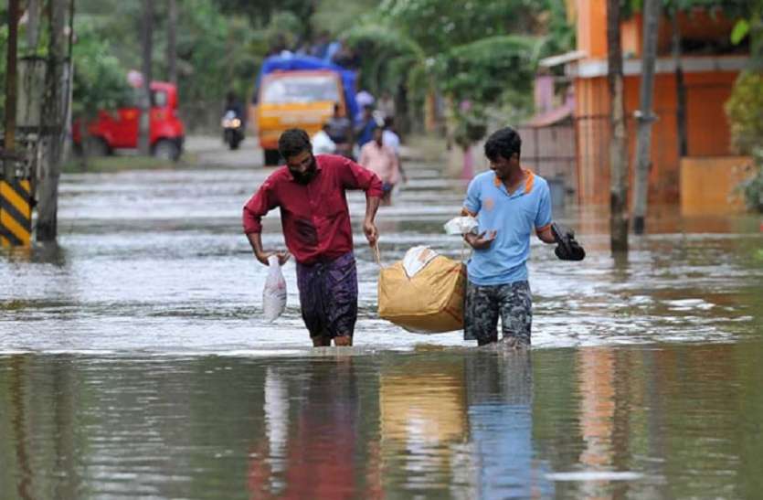 Kerala Floods केरल में भीषण तबाही के बाद अब बात पुनर्निर्माण की, राज्य सरकार को चाहिए 30,000 करोड़ रुपए
