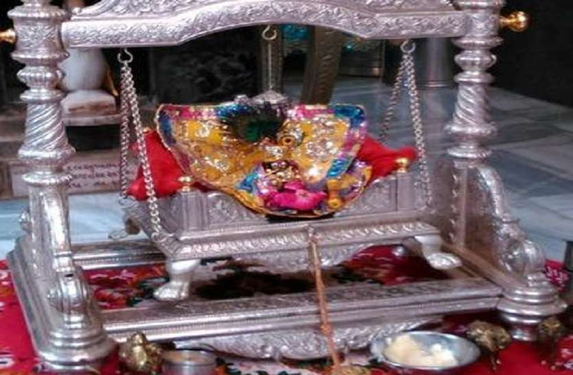 janmashtami 2018 celebrity market decorated heritage Kashi,Girdhar gop # जन्माष्टमी Festival 2018: प्रकट भये नन्दलाला, चहुं ओर हुआ उजाला...