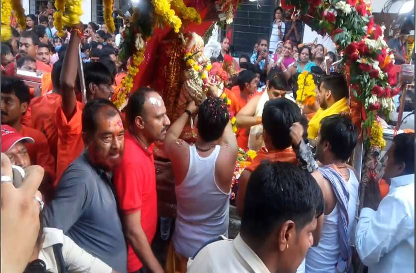 patrika video : शाही अंदाज में महाकाल ने भक्तों को दिए दर्शन