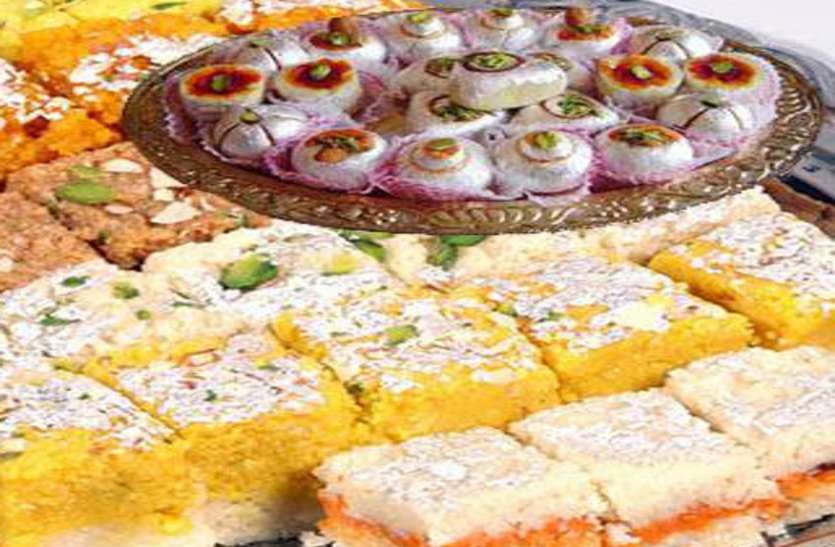 janamashtami 2018 - bhog for shrikrishna जन्माष्टमी में जरूर लगाएं इन मिष्ठान्नों का भोग, श्रीकृष्ण को हैं बहुत प्रिय