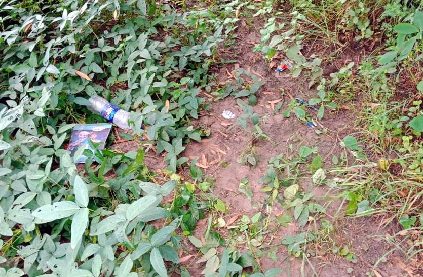 Lover Couple Suicide Lover Couple Suicide: 'सुसाइड नोट में लिखा था पड़ोसी महिला करती है ब्लैकमेल'