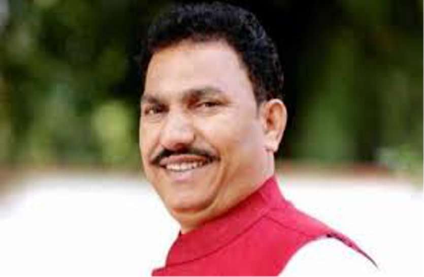 patrika video : एट्रोसिटी एक्ट : सांसद के विवादित बोल...दलित विरोधी हैं सुप्रीम कोर्ट के जज...