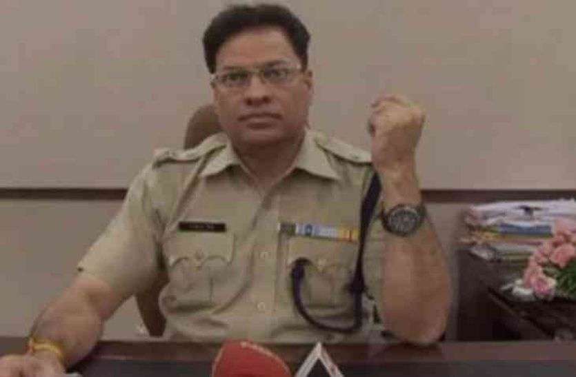 Alwar Police Sp Rajendra Singh Compulsory Uniform To Alwar Policemen अलवर पुलिस अधीक्षक ने पुलिसकर्मियों को दिया ऐसा आदेश, अचानक मच गई खलबली