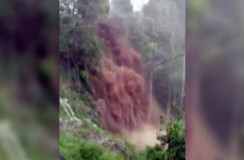 UK उत्तराखंड: कैम्पटी फॉल में अचानक पानी आने से फंसे 150 पर्यटक, अगले 2 दिन भारी बारिश का अलर्ट
